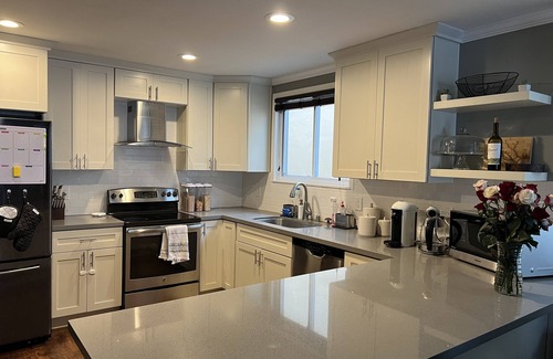 Westlake House | Brand New Remodeled Entire House w/Parking