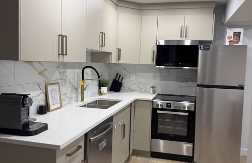 West Edmonton House | Brand New Stunning Suite West Edmonton