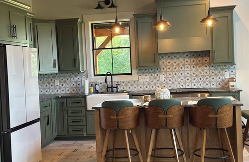 Keslers Cross Lanes House | Brand New! The Barn at Sunset Farm