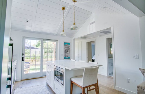 Nantucket Town Cottage | Brand new upscale cottage-great location