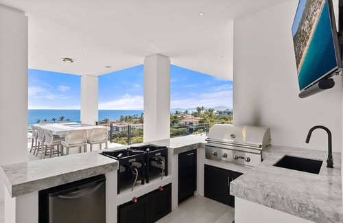 Buzzards Villa | Brand New Villa + BIG Ocean View + Gym + Close to the Beach