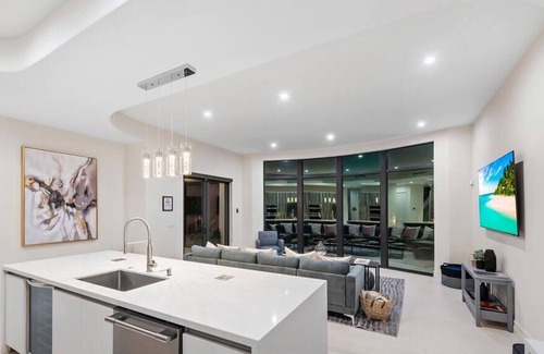 Coral Terrace Villa | Brand new Villa for 14 ! Pool / PING PONG