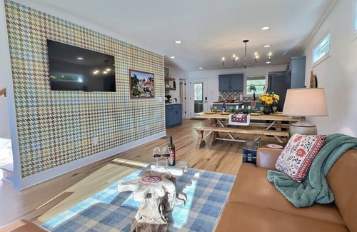 Sautee Nacoochee House | BRAND NEW! Walk to town! Hot tub, arcade pub, fire pit! Private, gated community