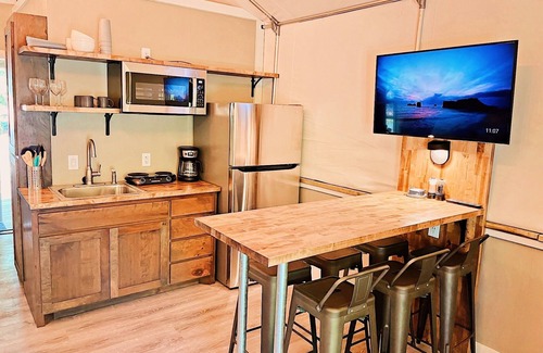 Seguin Cabin | Brand new waterfront Cabin with many amenities: Pool, hot tub & kayaking. - SG15