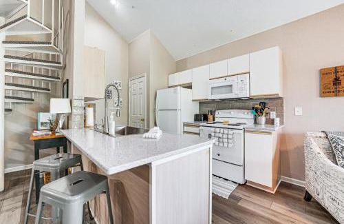 Branson Apartment | Branson Condo on Golf Course, 4 Mi to Downtown