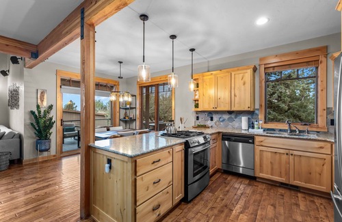 Powell Butte Cabin | Brasada Ranch Luxury Cabin - 3 Beds - Views