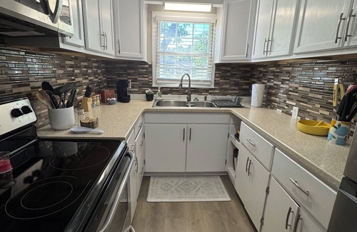 Rogersville House | Brayden House-Charming 2 bedroom, 1 bath house. Newly renovated. Great location.