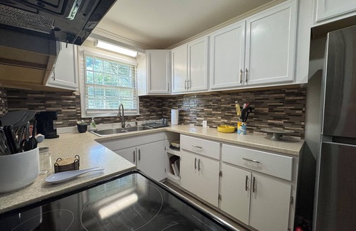 Rogersville House | Brayden House-Charming 2 bedroom, 1 bath house. Newly renovated. Great location.