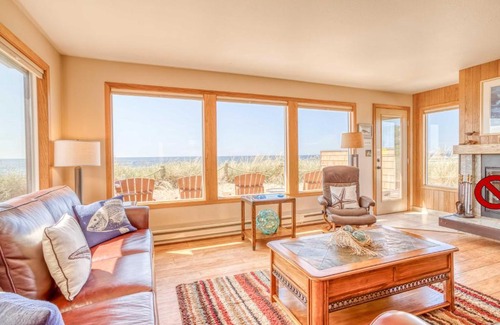 Neskowin House | Breakers Beach House 9 - Meredith Lodging