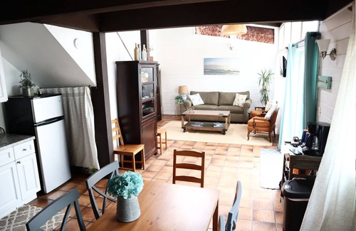 Goleta House | Breathtaking Couple's Getaway in SB Near the Beach & UCSB