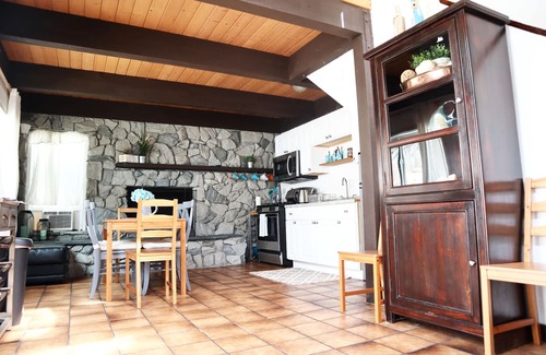 Goleta House | Breathtaking Couple's Getaway in SB Near the Beach & UCSB