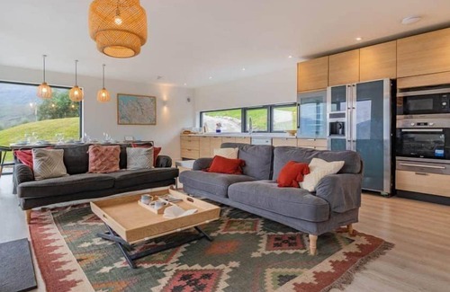 Drumchork House | Breathtaking Lake View Property on NC500