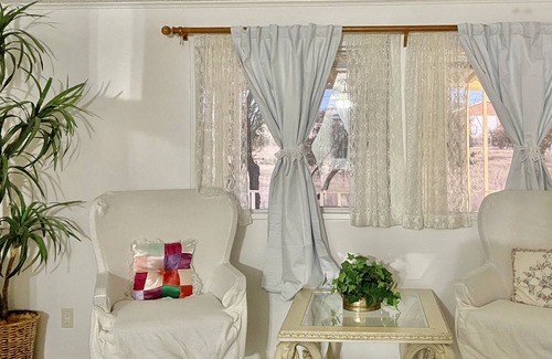 Picture Rocks House | Breathtaking sunsets on a safe beautiful acre newly renovated.