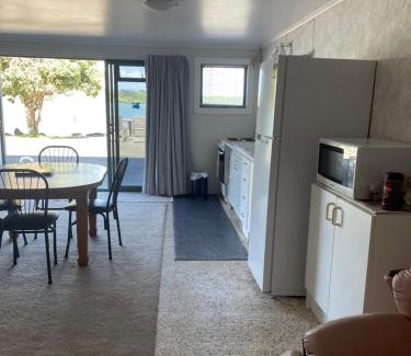 Parua Bay House | Breeze Inn