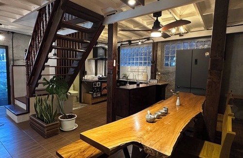 Chiang Mai House | Breeze Through · Peaceful 2 Store 2BR Wooden House in The Charming Wat Kaet