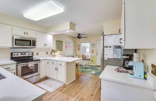 El Centro Beach House | Breezy PCB Vacation Rental w/Lanai, Walk to Ocean