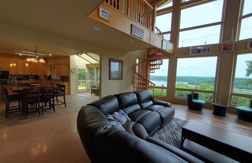 Lost Bridge Village House | Breezy Point- Huge Home & Amazing Lake Views! Near Sailboat Club & Marina