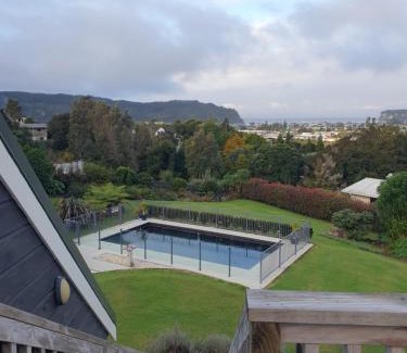 Whangamata Bed & Breakfast | Brenton Lodge