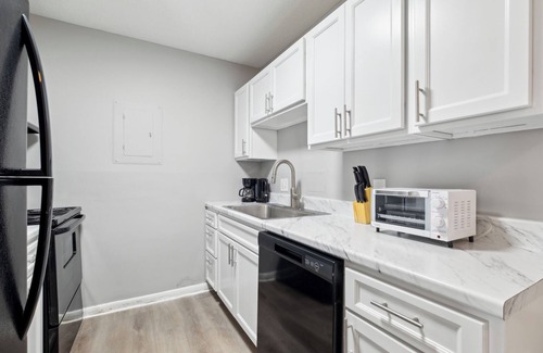 Nashville Apartment | Brentwood C2 I Cozy & Comfy I 2Bd I Free Parking