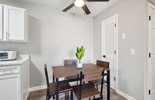 Nashville Apartment | Brentwood C2 I Cozy & Comfy I 2Bd I Free Parking
