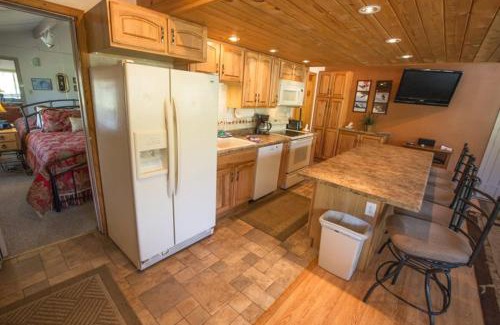 Glenwood Springs Apartment | Brettelberg Slopeside Condos E9