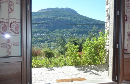 Briancon Apartment | Briançon hothouse, Beautiful sunny apartment, independent in villa, 3 * Wifii