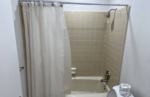 Wright House | Brick House Brick House is a beautifully remodeled 5-bedroom 2-bathroom home..
