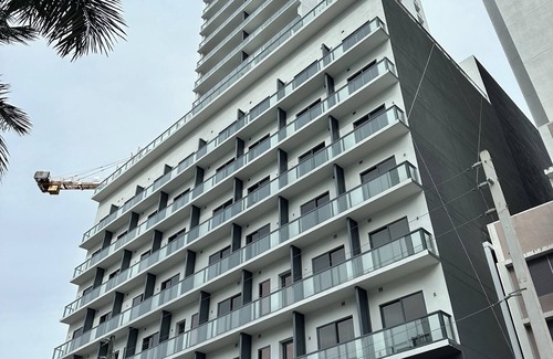 The Roads Condo | Brickell Apt: Rooftop Pool, Stunning City Views, Modern, Spacious, Walk to Shops