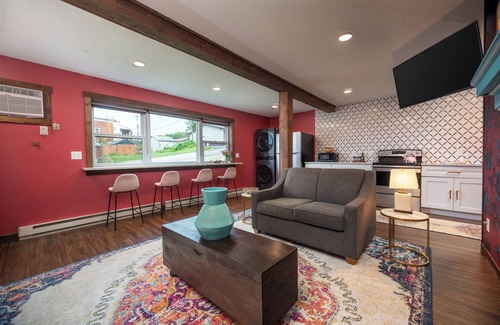 Prescott Condo | Bridal Party | Glam Room | Rooftop Patio & Arcade