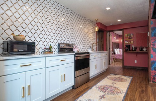 Prescott Condo | Bridal Party | Glam Room | Rooftop Patio & Arcade