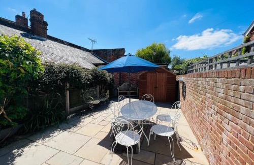 Tenterden House | Bridewell Cottage in the heart of Tenterden - Pass The Keys