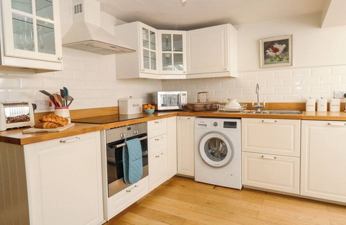 Aylsham Cottage | BRIDGE COTTAGE, family friendly, character holiday cottage in Aylsham