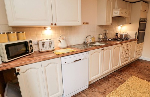 Wooler Cottage | BRIDGE END BOTHY, pet friendly, character holiday cottage in Wooler