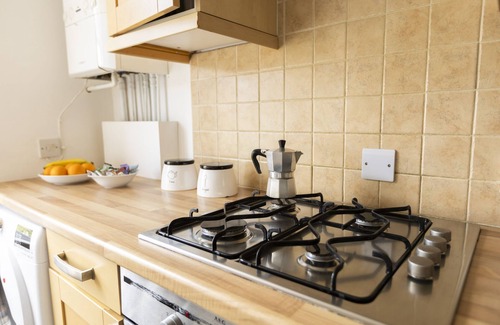 Oxford City Centre Apartment | Bridge View | Oxford Holiday Let | 1 Bed & Sleeps 2