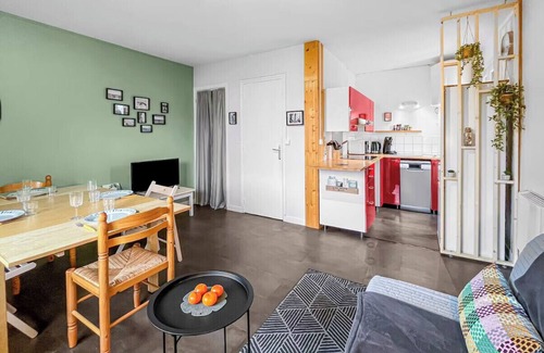 Merville-Franceville-Plage Apartment | Bright apartment - near the beach