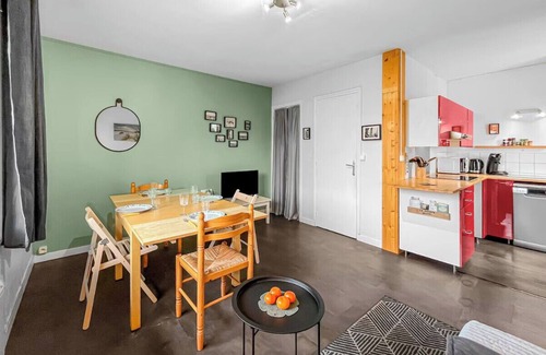 Merville-Franceville-Plage Apartment | Bright apartment - near the beach