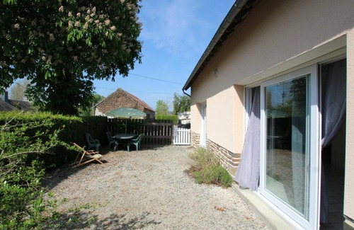 Saint-Sauveur-la-Pommeraye Cottage | Bright lodging 3 bedrooms, pets allowed, near Granville