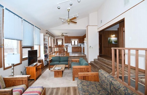 Berkeley Springs House | Brigadoon - 5 Bedroom Retreat
