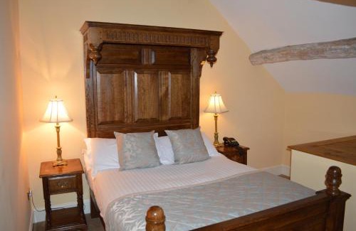 Mallwyd Hotel | Brigands Inn