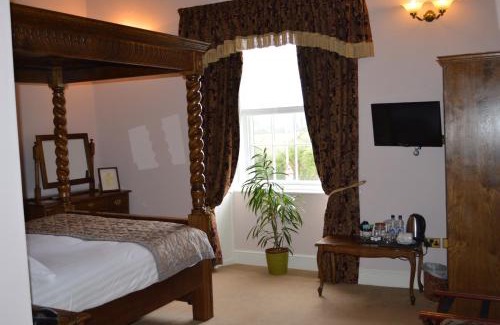 Mallwyd Hotel | Brigands Inn