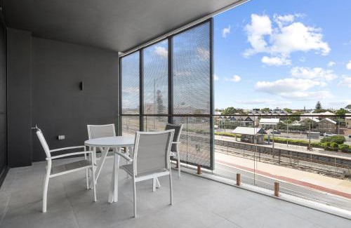 North Fremantle Apartment | Bright 1-Bedroom Escape with Private BBQ