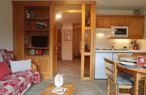 Beaufort Apartment | Bright 2* apartment 33m² with balcony, for 6 people in Arêches-Beaufort