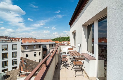 Zizkov Apartment | Bright 2 bed with big terrace by tram