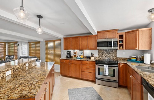 San Diego House | Bright 3 BD! Walk to Beach, Bars, and Restaurants!