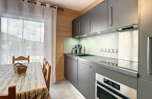 La Toussuire Apartment | Bright 3-bedroom apartment, private parking, ski-in/ski-out