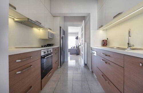 Glyfada Apartment | Bright 3bdr Apt with Roofgarden, Jacuzzi