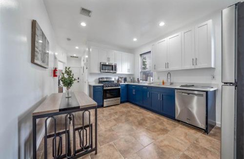 Newark Apartment | Bright 3BR Home in NYC, Near Downtown & NYC, EWR