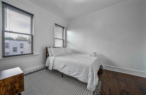 Newark Apartment | Bright 3BR Home in NYC, Near Downtown & NYC, EWR