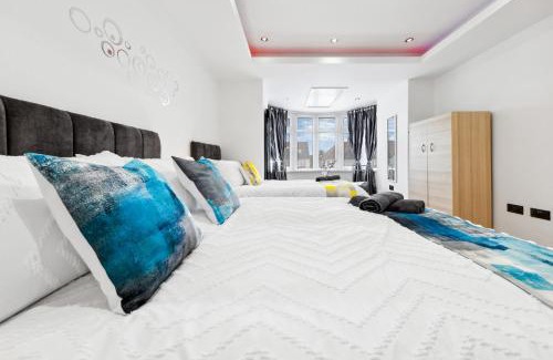 Kenton Apartment | Bright 4BR 2BA Gem in Wembley Harrow - Sleeps 8