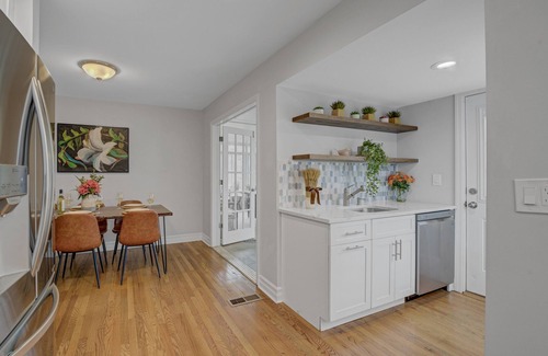 Princeton Junction House | Bright 4BR House w/Large Backyard and Sunroom